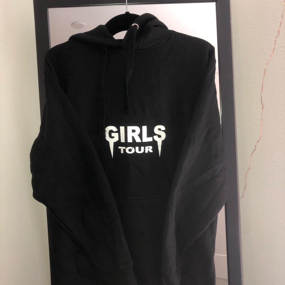 Girls tour black hoodie